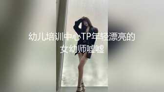 肉肉的妹子，一个人床上第一视角自慰，毛毛很多性欲很强