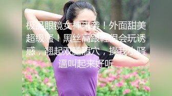  大奶子骚女技师~骑在身上乳推按摩，埋头抓屌一顿舔，扒开短裤，用屌一顿磨蹭