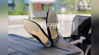 屌炸天！推特顶级身材露出狂人学生小嫩妹【linlin】私拍福利，喜欢户外人前极限露出公厕里打炮调教，相当刺激 (1)